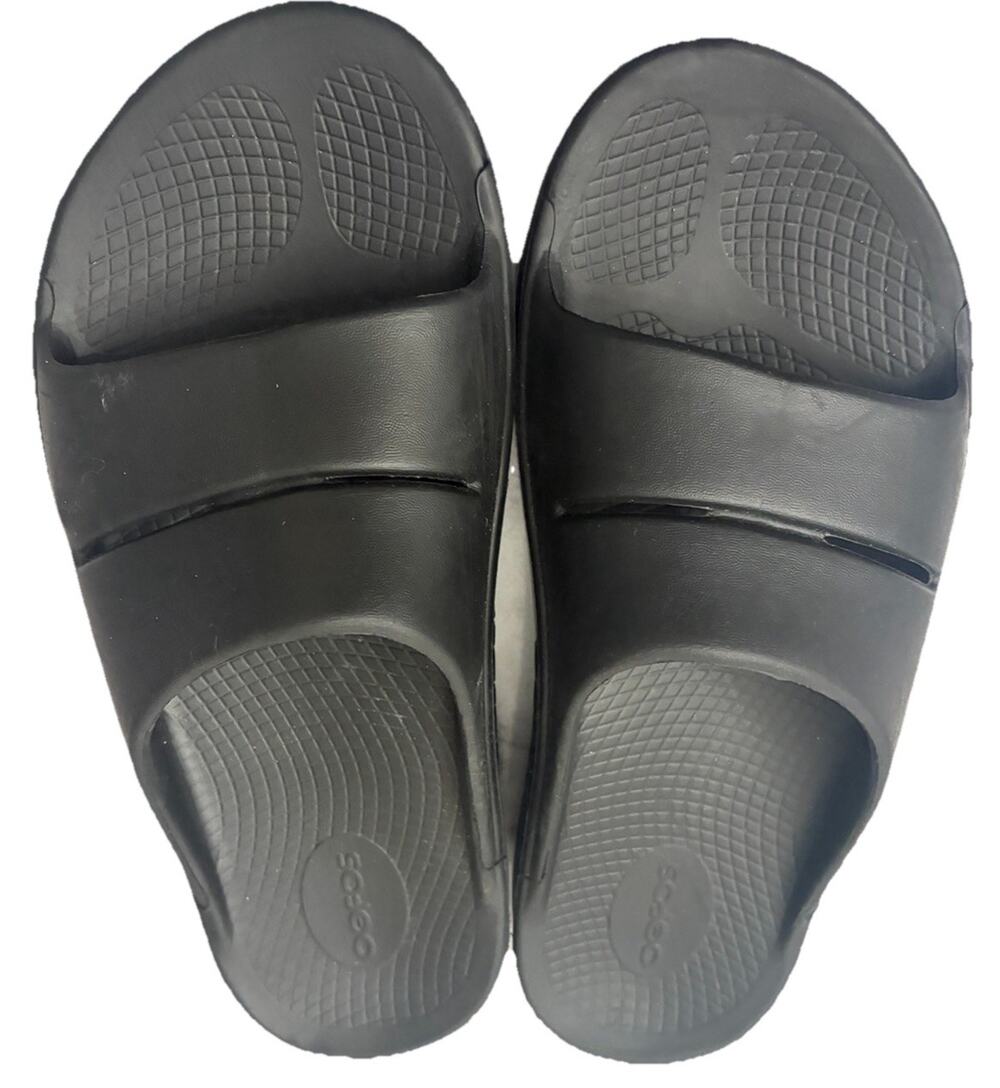 OOFOS Black Recovery Slide Sandals